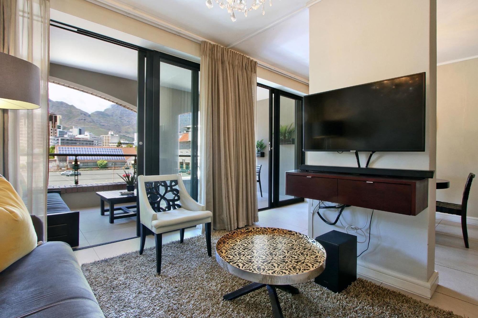 Luxury In The Rockwell, Close To The V&a Waterfront *